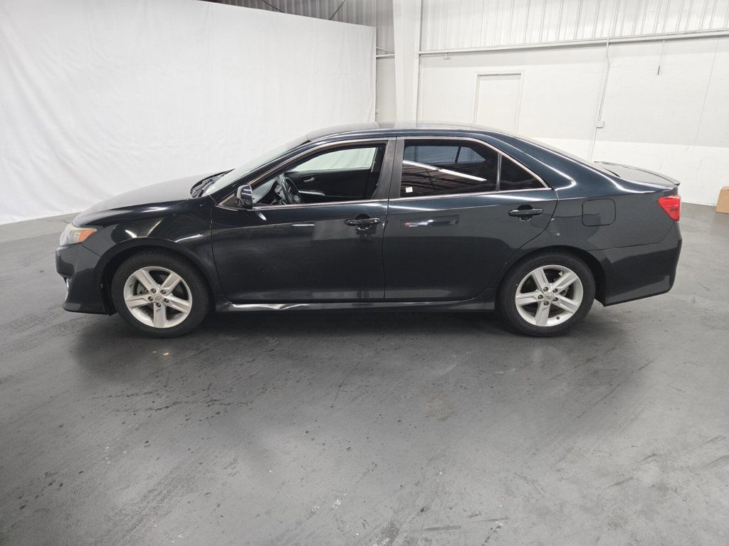 2013 Toyota Camry 4dr Sedan I4 Automatic SE - 22918371 - 1