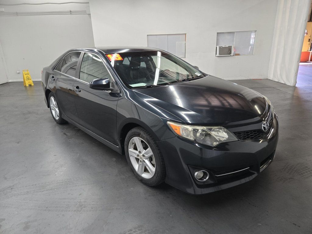 2013 Toyota Camry 4dr Sedan I4 Automatic SE - 22918371 - 3