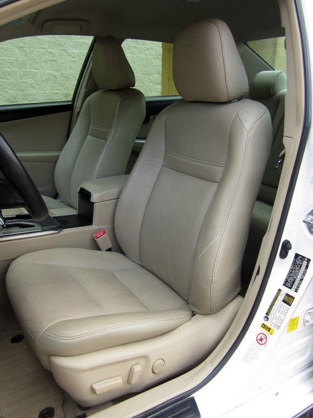 2013 Toyota Camry XLE Hybrid photo 11