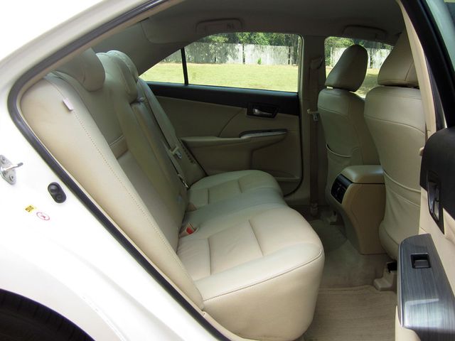 2013 Toyota Camry XLE Hybrid photo 14