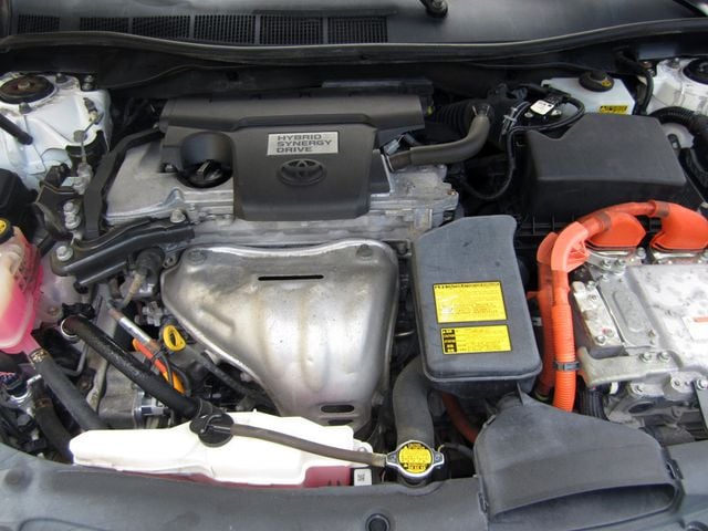 2013 Toyota Camry XLE Hybrid photo 16