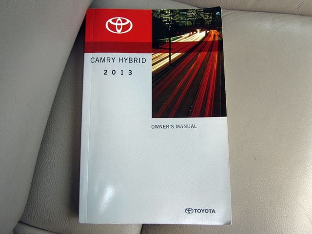 2013 Toyota Camry XLE Hybrid photo 18