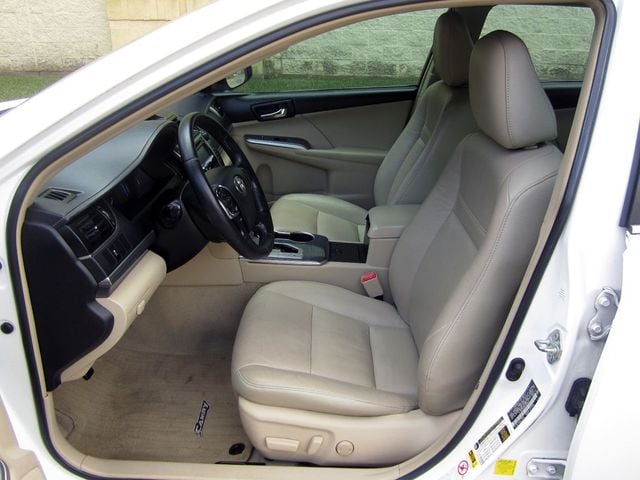 2013 Toyota Camry XLE Hybrid photo 9