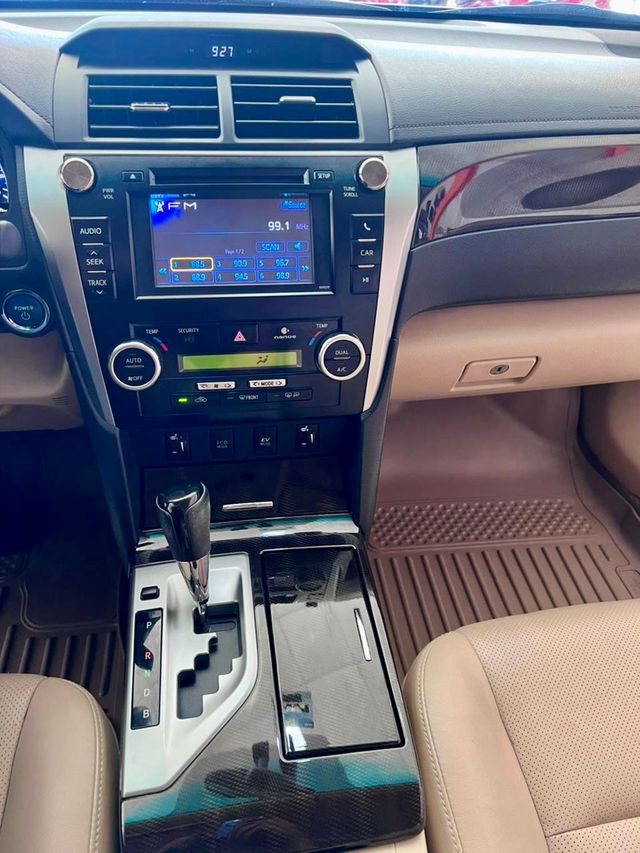 2013 Toyota Camry Hybrid Disponible para alquiler Automatico - 22966697 - 10