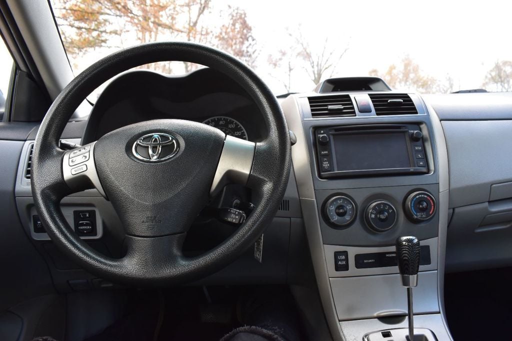 2013 Toyota Corolla 4dr Sedan Automatic LE - 22216090 - 21