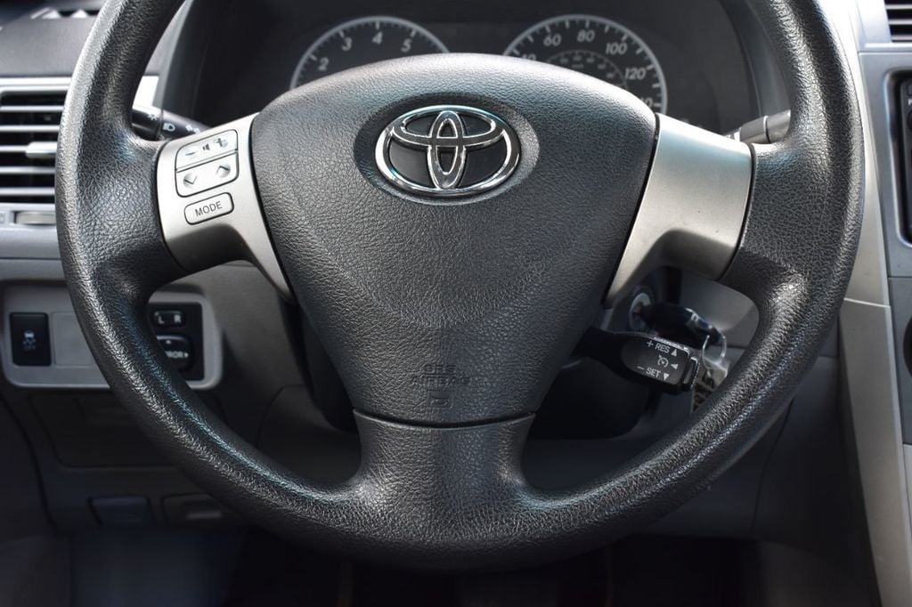 2013 Toyota Corolla 4dr Sedan Automatic LE - 22216090 - 24