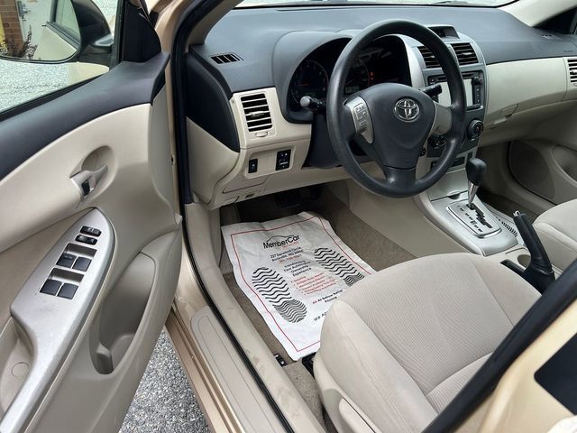 2013 Toyota Corolla 4dr Sedan Automatic LE - 23046864 - 9