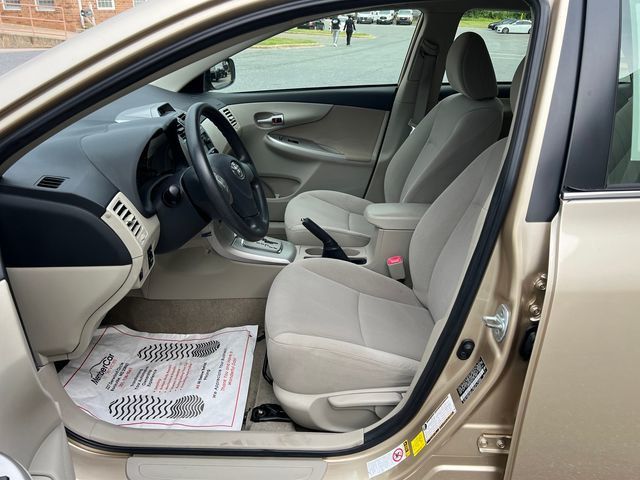 2013 Toyota Corolla 4dr Sedan Automatic LE - 23046864 - 10