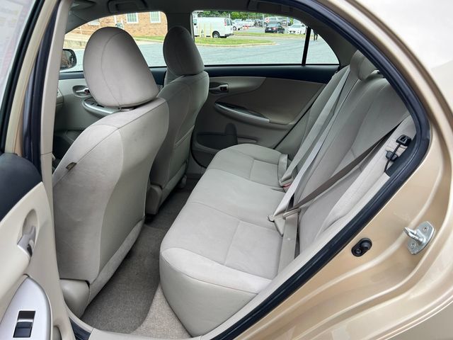 2013 Toyota Corolla 4dr Sedan Automatic LE - 23046864 - 11