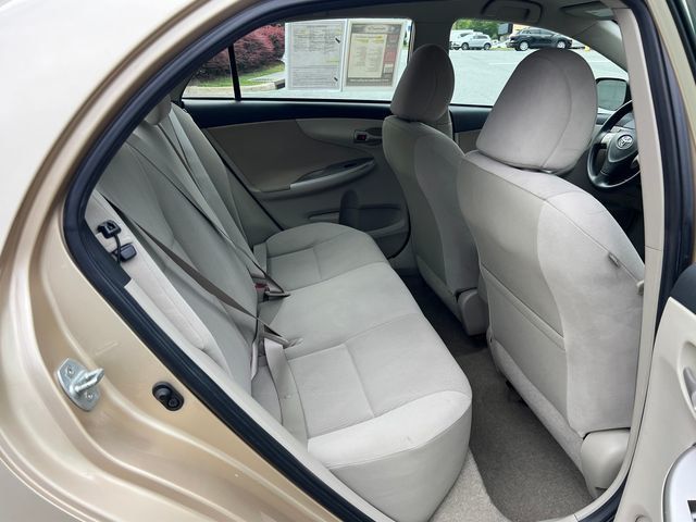 2013 Toyota Corolla 4dr Sedan Automatic LE - 23046864 - 16