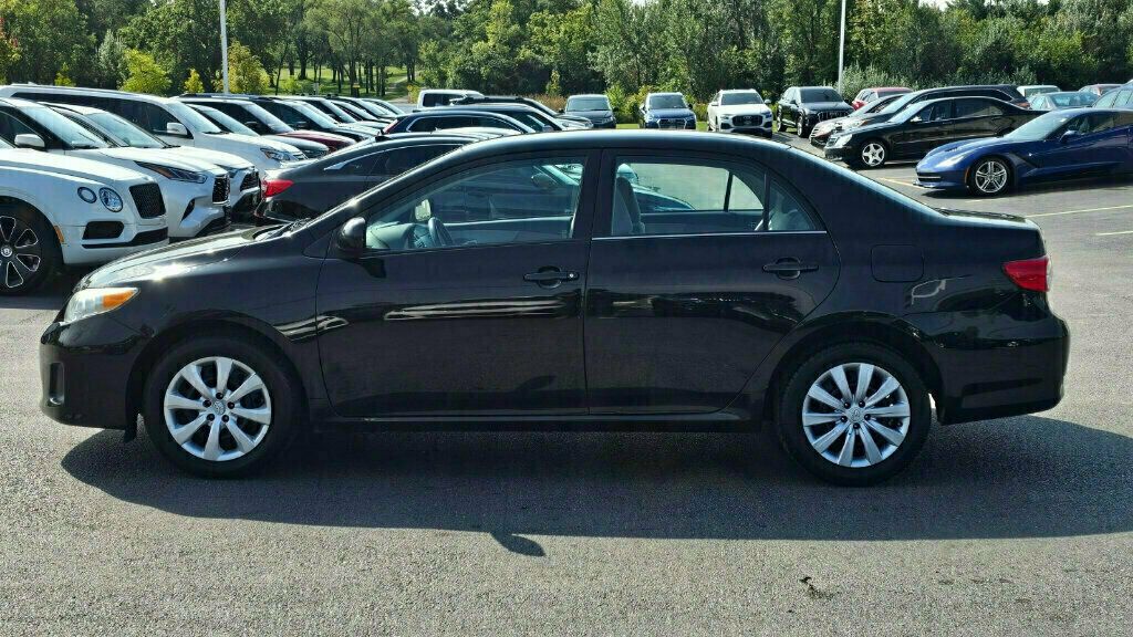 2013 Toyota Corolla LE photo 14