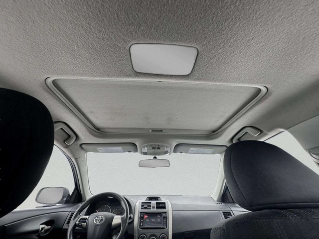 2013 Toyota Corolla 4dr Sedan Automatic S Special Edition - 22965524 - 35