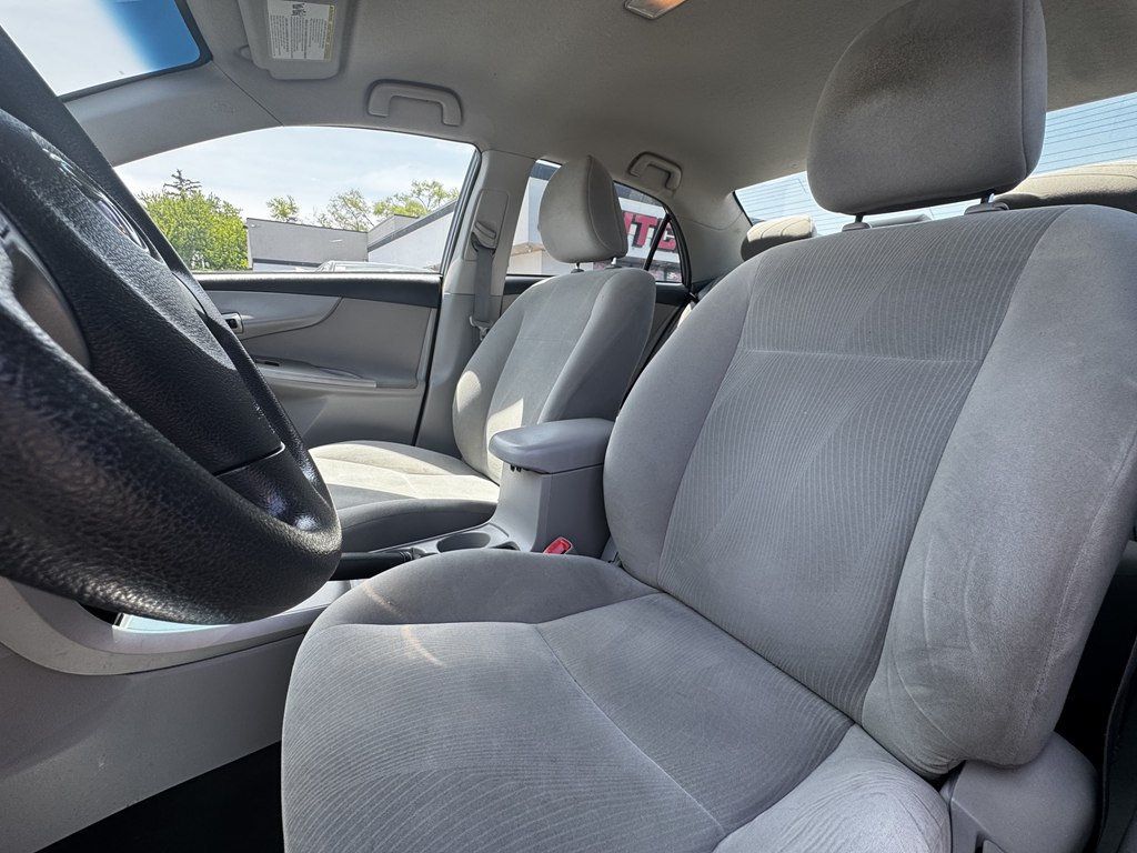 2013 Toyota Corolla 4dr Sedan Manual L - 23031358 - 10
