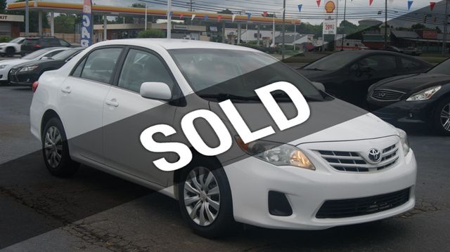 2013 Toyota Corolla JUST SERVICED  , VERY CLEAN INSIDE AND OUT  - 22893634 - 0