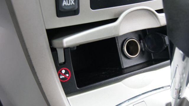 2013 Toyota Corolla JUST SERVICED  , VERY CLEAN INSIDE AND OUT  - 22893634 - 17