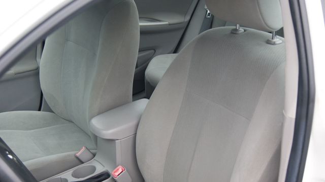 2013 Toyota Corolla JUST SERVICED  , VERY CLEAN INSIDE AND OUT  - 22893634 - 19