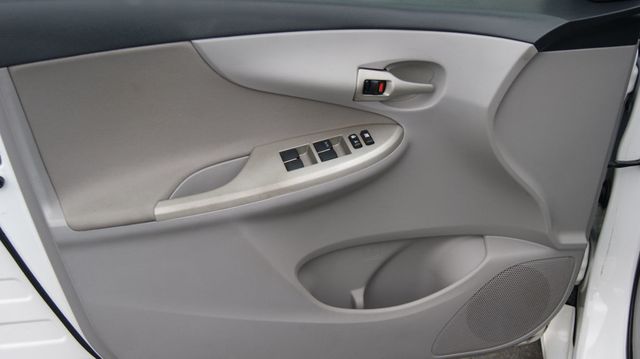 2013 Toyota Corolla JUST SERVICED  , VERY CLEAN INSIDE AND OUT  - 22893634 - 39