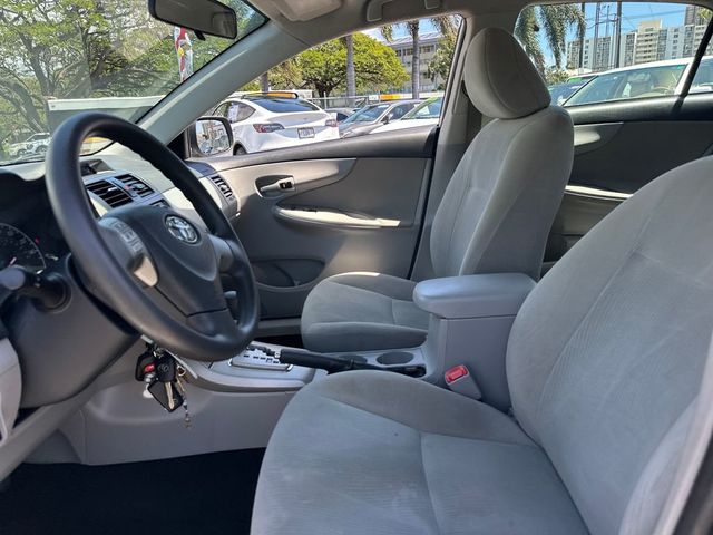 2013 Toyota Corolla LE - 22999937 - 11