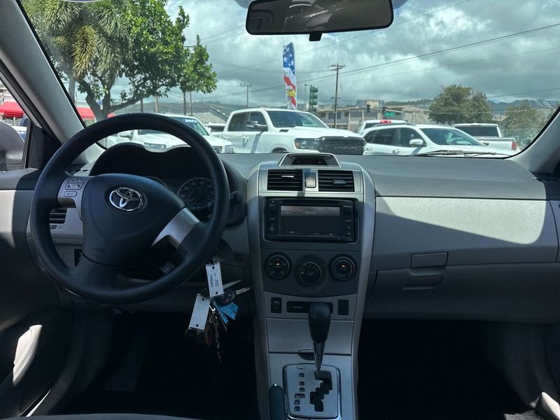 2013 Toyota Corolla LE - 22999937 - 12