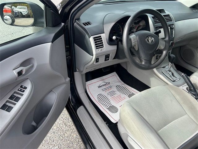 2013 Toyota Corolla LE - 22940744 - 9