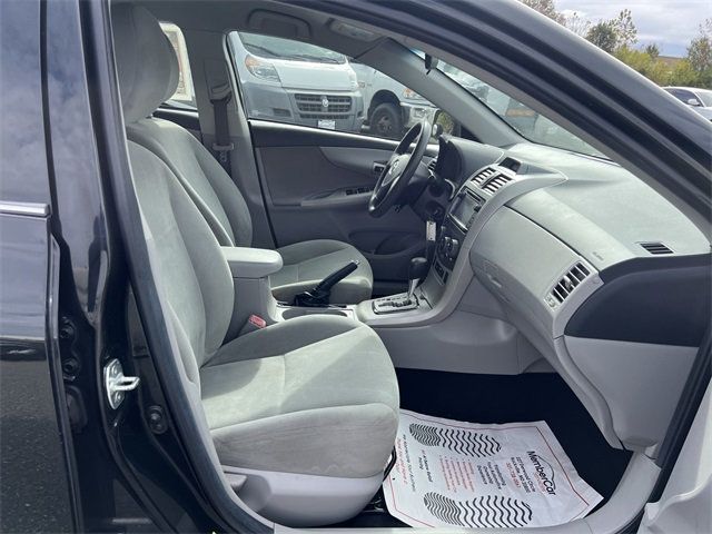 2013 Toyota Corolla LE - 22940744 - 15