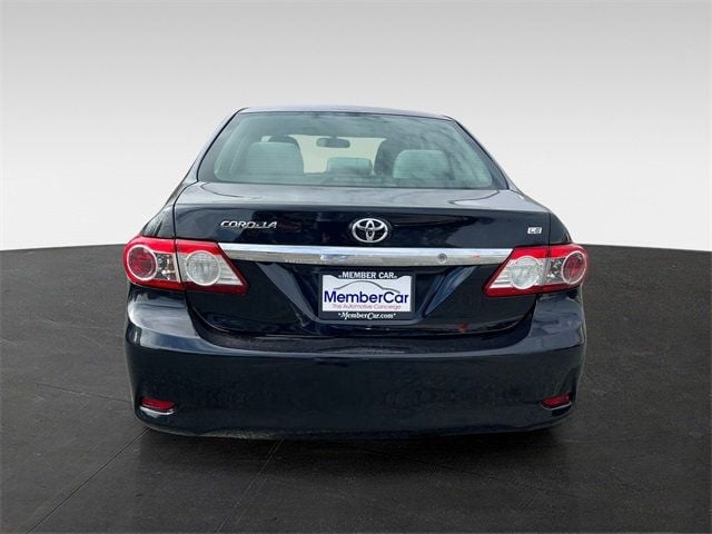 2013 Toyota Corolla LE - 22940744 - 3