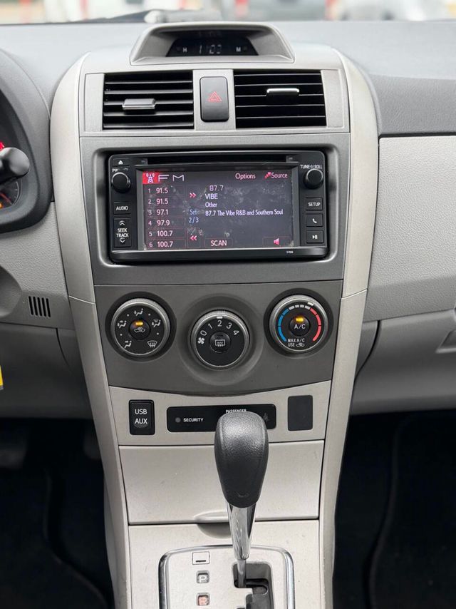 2013 Toyota Corolla LE 4dr Sedan 4A - 22985782 - 9