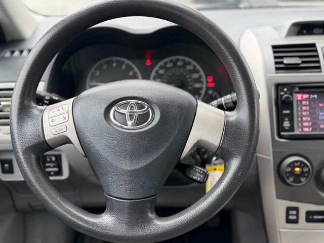 2013 Toyota Corolla LE 4dr Sedan 4A - 22985782 - 8