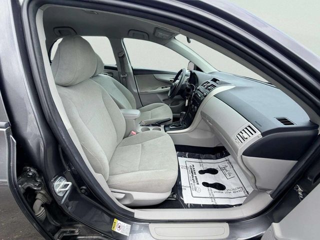 2013 Toyota Corolla LE 4dr Sedan 4A - 23046923 - 26
