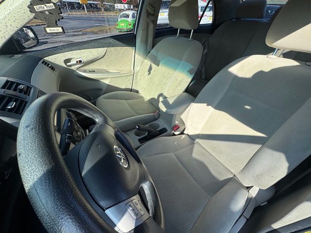 2013 Toyota Corolla LE 4dr Sedan 4A - 22950600 - 8