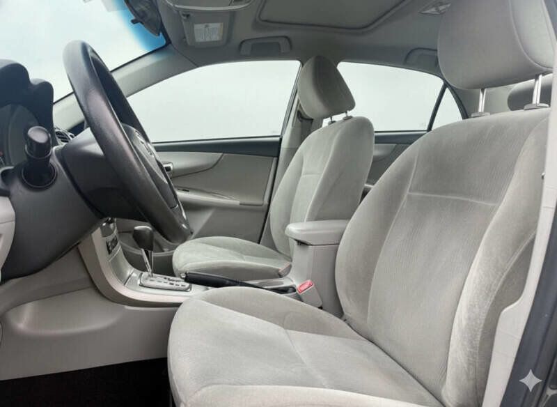 2013 Toyota Corolla LE 4dr Sedan 4A - 22919526 - 10