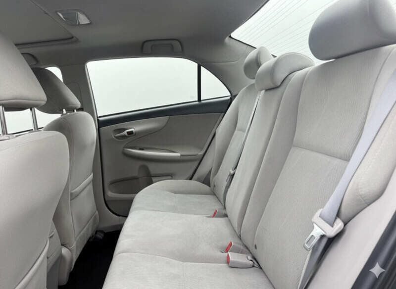 2013 Toyota Corolla LE 4dr Sedan 4A - 22919526 - 13