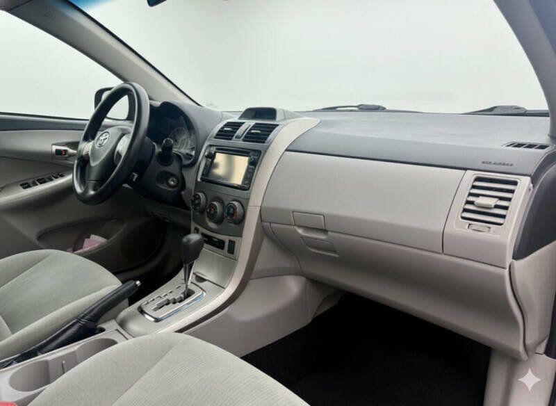 2013 Toyota Corolla LE 4dr Sedan 4A - 22919526 - 19