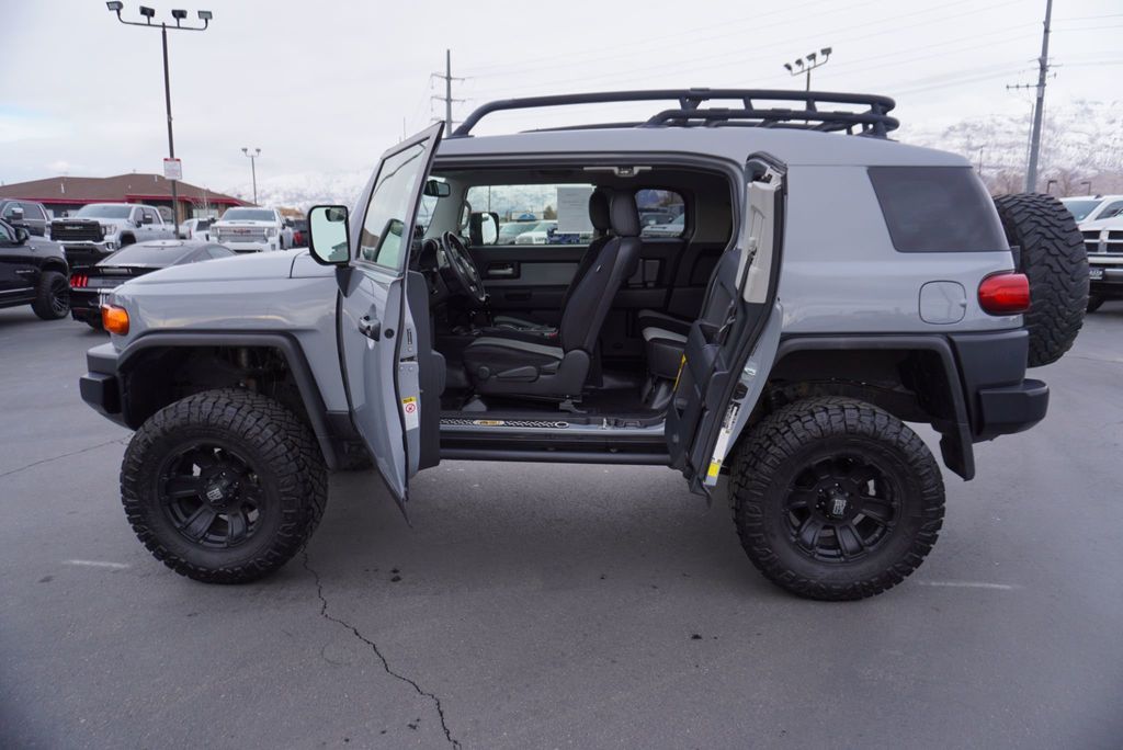 2013 Toyota FJ Cruiser  - 22778835 - 18