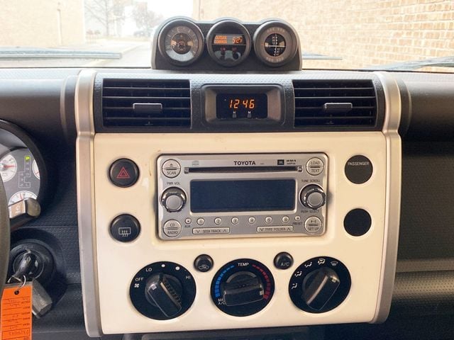 2013 Toyota FJ Cruiser 4WD 4dr Automatic - 22965825 - 11