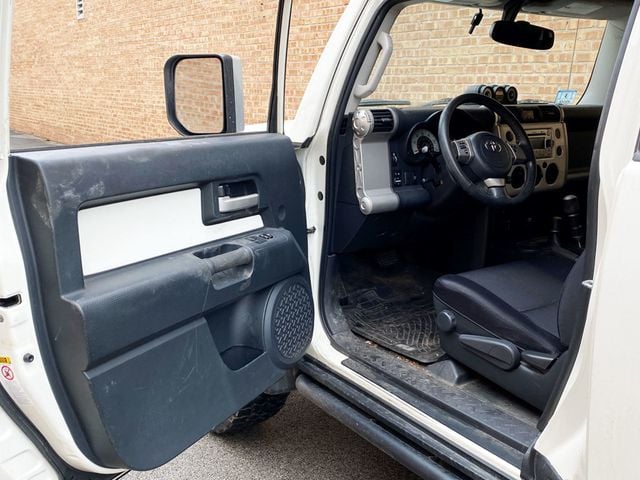 2013 Toyota FJ Cruiser 4WD 4dr Automatic - 22965825 - 6