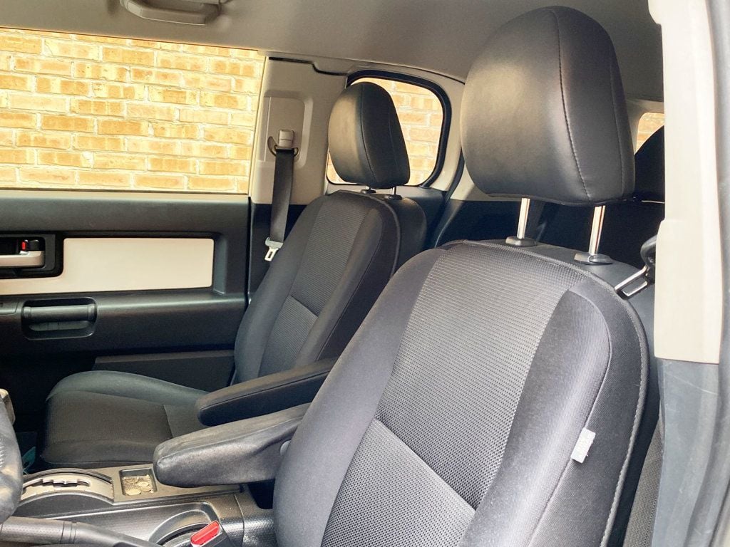 2013 Toyota FJ Cruiser 4WD 4dr Automatic - 22965825 - 8