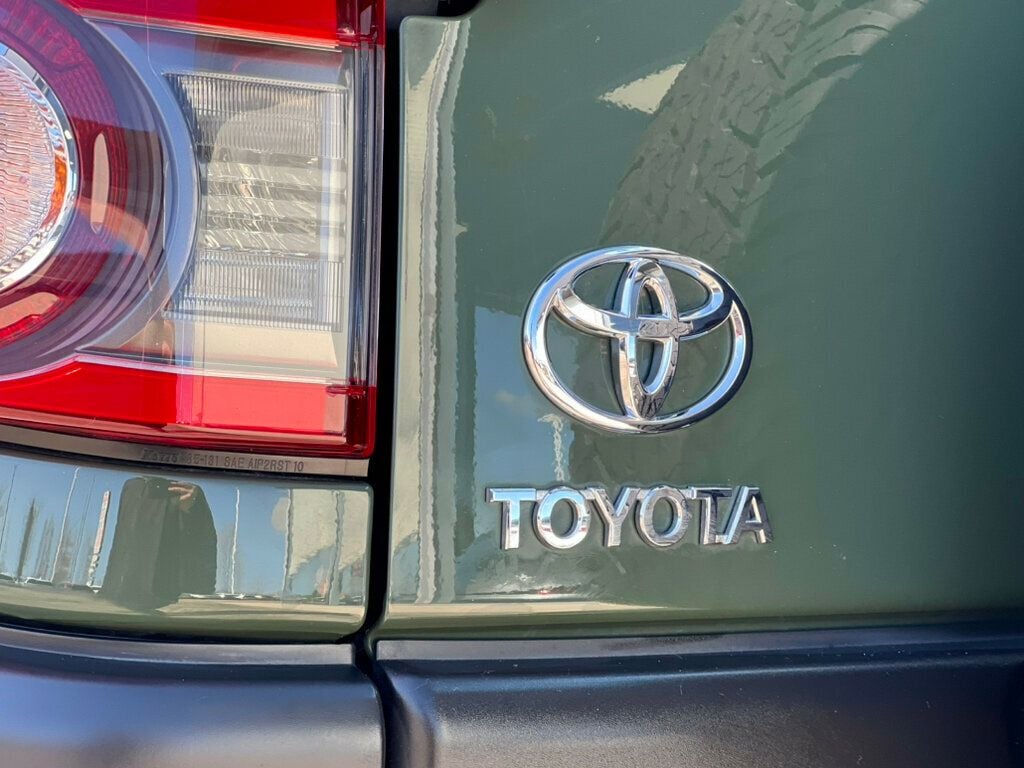 2013 Toyota FJ Cruiser 4WD 4dr Automatic - 22990488 - 9