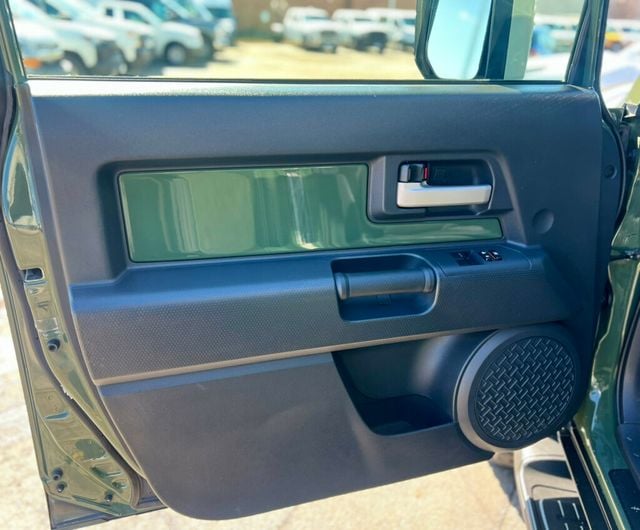 2013 Toyota FJ Cruiser 4WD 4dr Automatic - 22990488 - 12