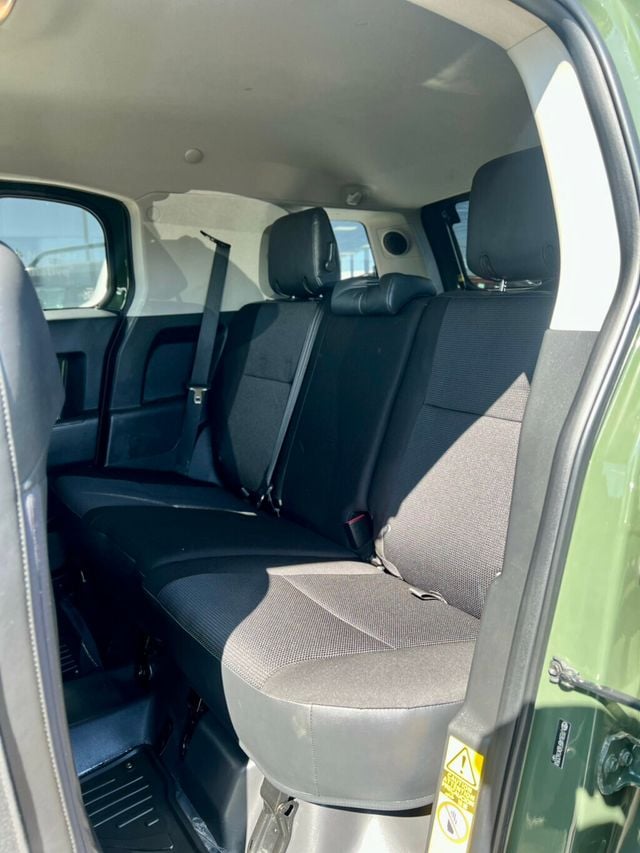 2013 Toyota FJ Cruiser 4WD 4dr Automatic - 22990488 - 17