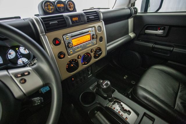 2013 Toyota FJ Cruiser 4WD 4dr Automatic - 22492694 - 51