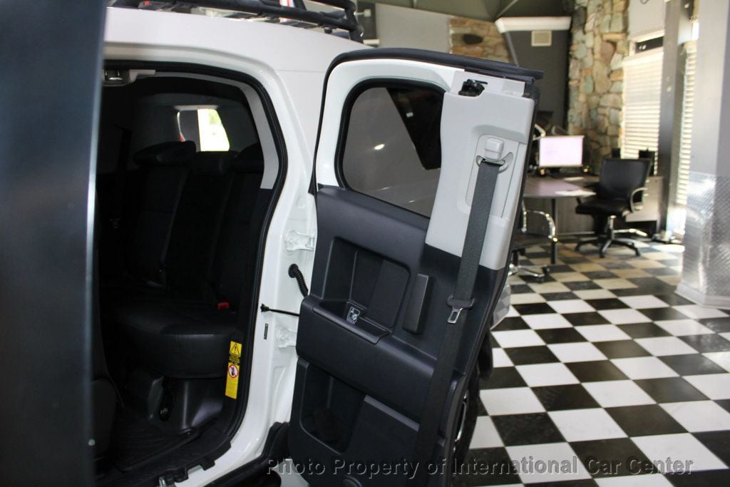 2013 Toyota FJ Cruiser Base photo 24