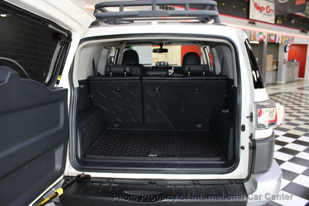 2013 Toyota FJ Cruiser Base photo 27