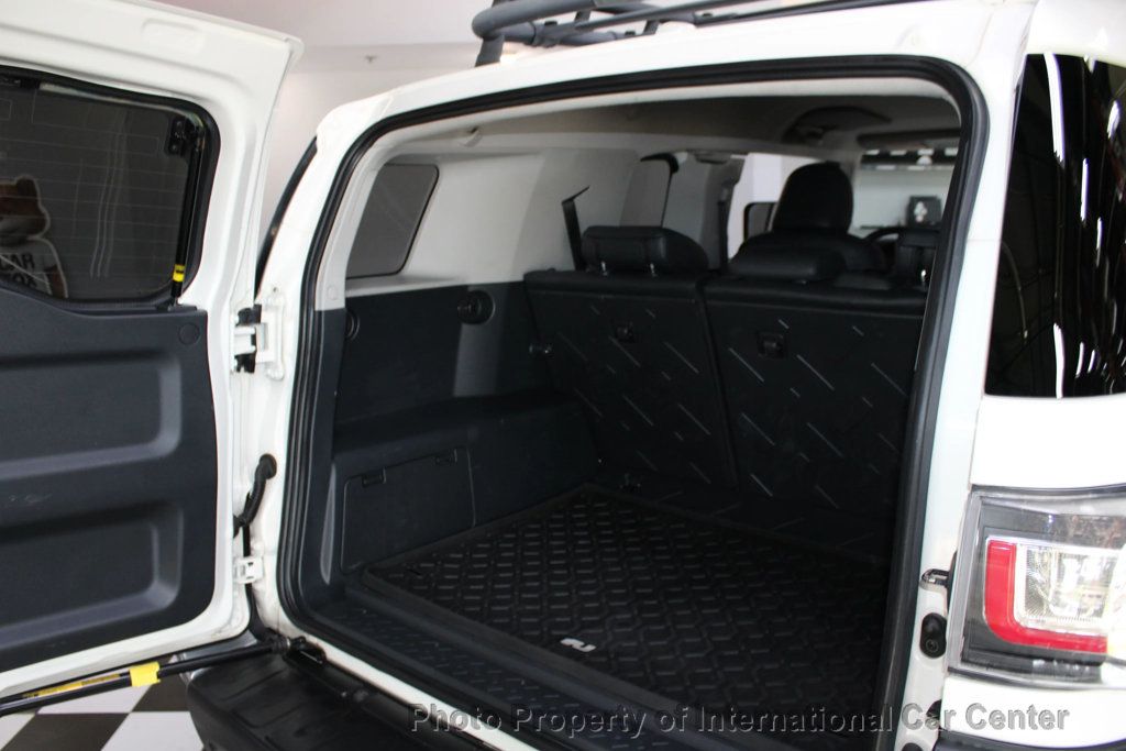 2013 Toyota FJ Cruiser Base photo 28