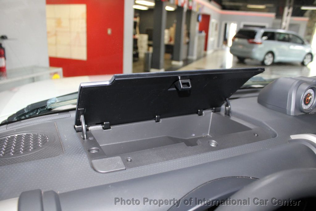 2013 Toyota FJ Cruiser Base photo 35