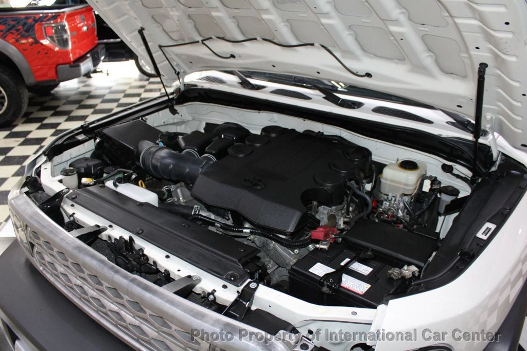 2013 Toyota FJ Cruiser Base photo 38