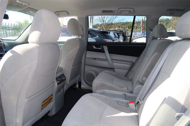 2013 Toyota Highlander  - 22995682 - 9