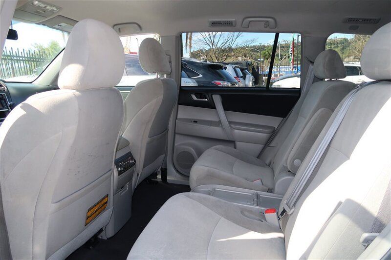 2013 Toyota Highlander  - 22995682 - 9