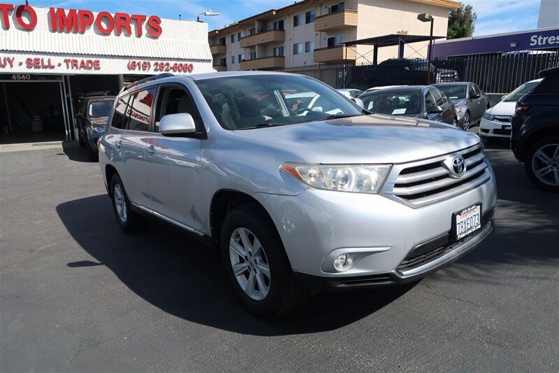 2013 Toyota Highlander  - 22995682 - 2