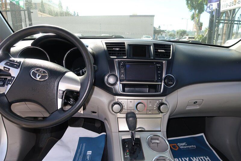 2013 Toyota Highlander  - 22995682 - 5